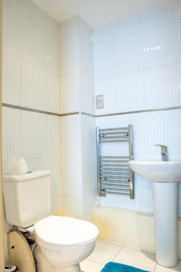 Newly Furnished Appartment Near Train Station Wolverhampton Exterior photo