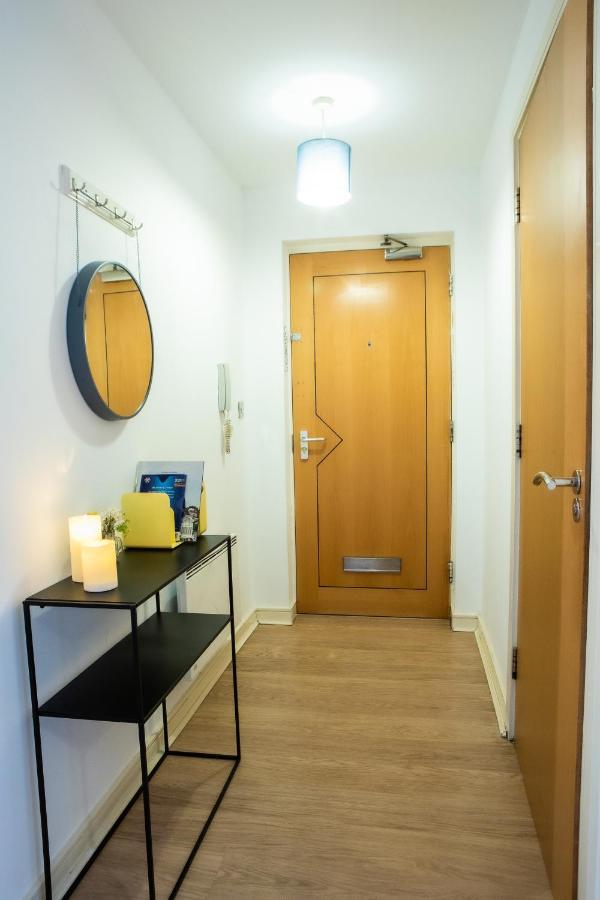 Newly Furnished Appartment Near Train Station Wolverhampton Exterior photo