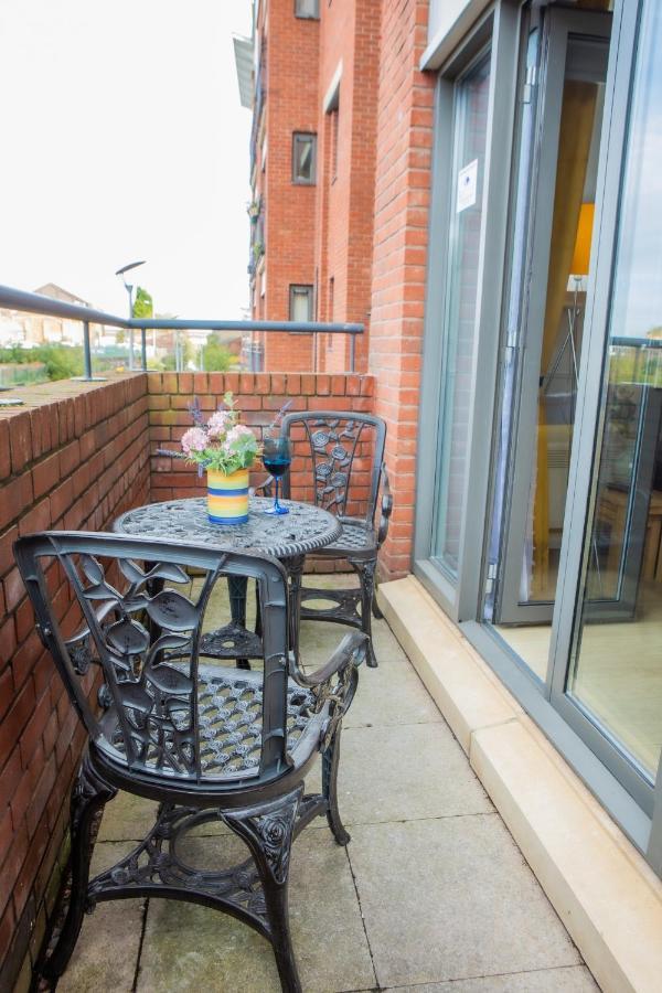 Newly Furnished Appartment Near Train Station Wolverhampton Exterior photo